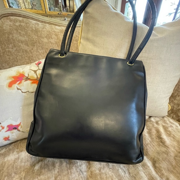 Authentic VINTAGE CHANEL NORTH SOUTH TOTE IN GOOD USED CONDITION - Picture 6 of 16